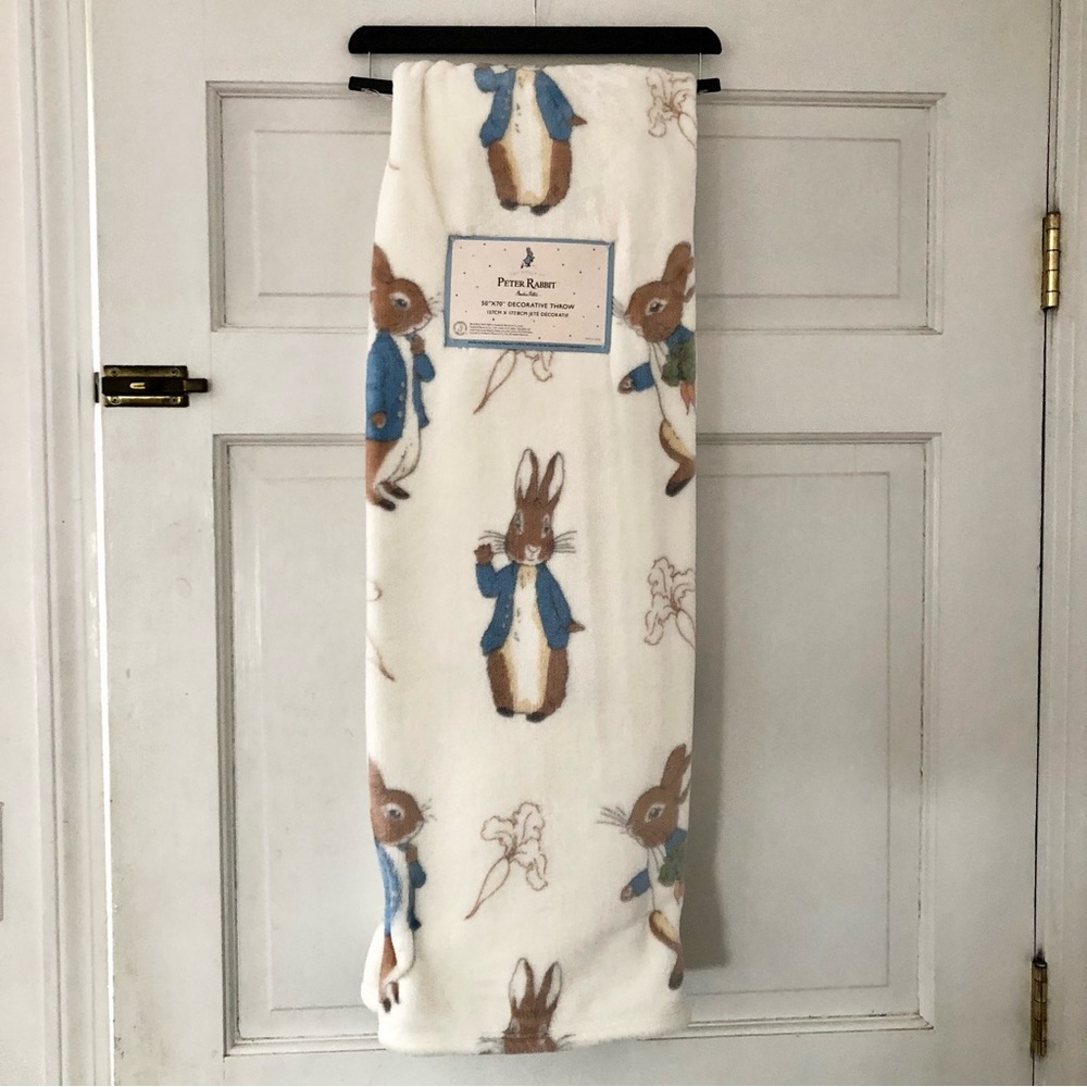 Peter Rabbit Carrots Throw Garden Nursery Kids Beatrix Potter NWT  50" x 70" NEW